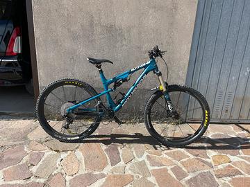 bicicletta biammortizzata rocky mountains