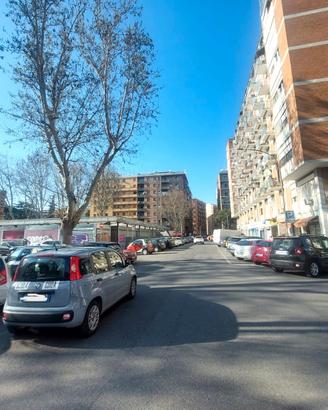 Marconi - attivita' di caffetteria/gelateria