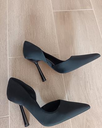 Décolleté nere, tacco alto, nr 36.