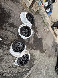 Gomme estive  + cerchi da 19 nero lucido
