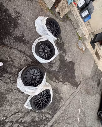 Gomme estive  + cerchi da 19 nero lucido