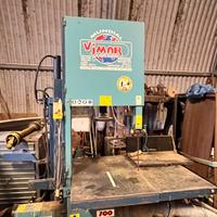 Sega  a nastro e spacca legna