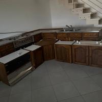 Cucina completa in legno con elettrodomestici - pr