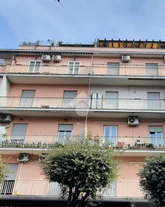 2 LOCALI A LADISPOLI