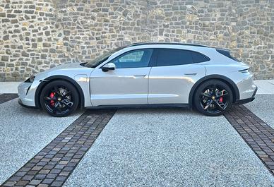 Porsche Taycan Cross Turismo 4S