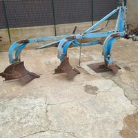 aratro trivomere o quadrivomere