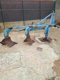 aratro trivomere o quadrivomere