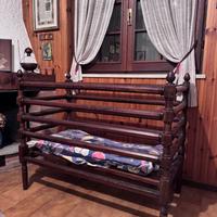 Lettino vintage  in legno massello primi del 900