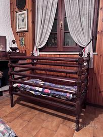 Lettino vintage  in legno massello primi del 900