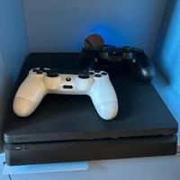 PlayStation 4 + 2 joistick