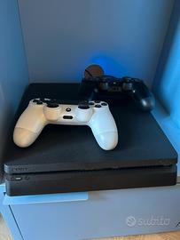 PlayStation 4 + 2 joistick