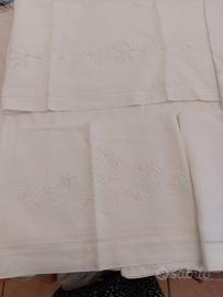 asciugamani in lino ricamate a mano