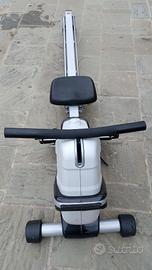 Vogatore attrezzatura palestra