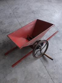 Spremitore pigiatore uva mosto vino