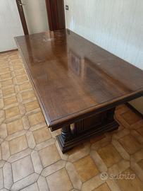 Tavolo in legno massello 