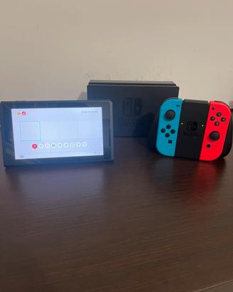 Nintendo Switch V2 Completa di Dock e Accessori