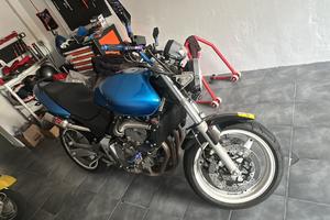 Hornet. S. C. A. M. B. I. O