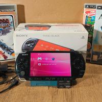 PSP 3004 con scatola, giochi ed accessori