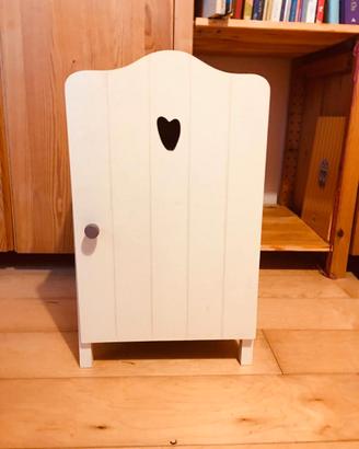 Armadio in legno per abitini bambole