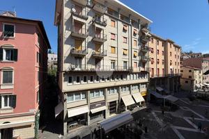 6 LOCALI A LA SPEZIA