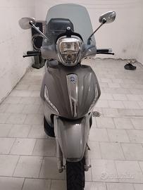  Beverly 300 i.e. Piaggio