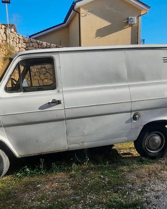 Furgone Ford Transit del 1982