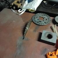 Sega da banco e tavolo in ferro per saldatura