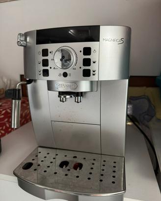 Delonghi magnifica