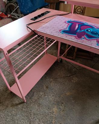 scrivania in metallo rosa