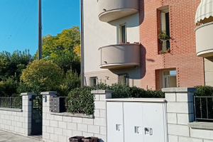 Appartamento 100 mq nuovo e arredato con 3 balconi