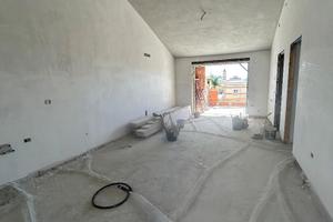 Nuovo attico con due bagni e posto auto