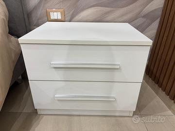 Comodino cassettiera
