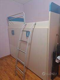 Armadio con letto a soppalco