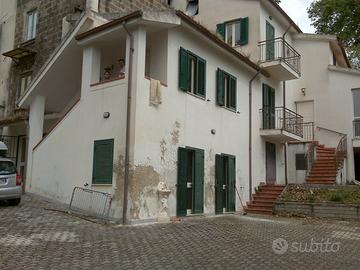 Casa di campagna con terreno