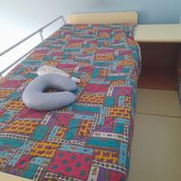 Letto a soppalco con armadio, scrivania e sedia - 