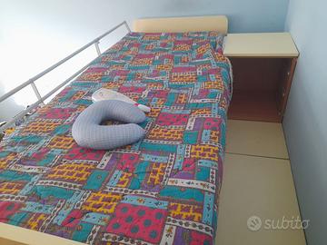 Letto a soppalco con armadio, scrivania e sedia - 