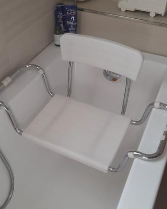 sedile per vasca da bagno con schienale. 