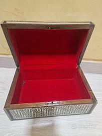 Tavolo+bauletto portaoggetti di anticoariato