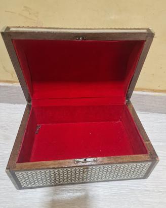 Tavolo+bauletto portaoggetti di anticoariato