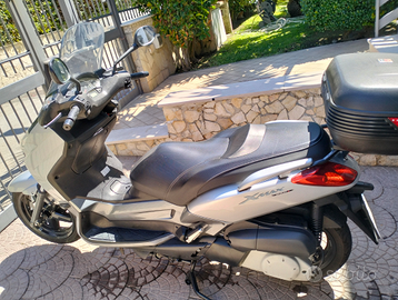 Yamaha xmax