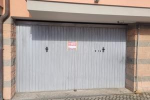 Ampio box auto doppio a borzoli