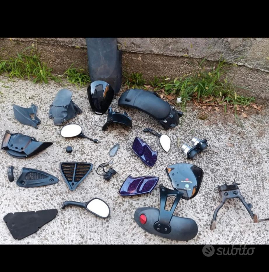 Abbigliamento Caschi E Accessori Di Liberti Ricambi Moto Livorno | Catalogo Generale | COPRISELLA PIAGGIO NTT / NRG BIPOSTO NERO - Foto 12