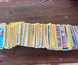 Stock carte pokemon con 2 raccoglitori