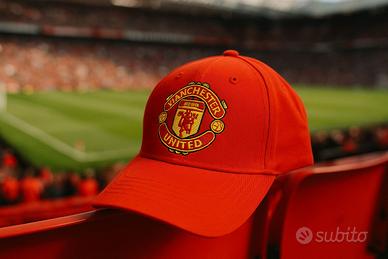 Manchester United - Cappellino + 2 Portachiavi