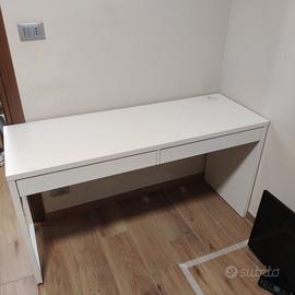 Scrivania IKEA Micke bianca 142x50 con 2 cassetti