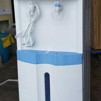 Refrigeratore distributore acqua