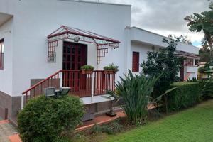 Prestigiosa villa unifam. rifinita con piscina