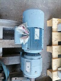 Motoriduttore a ingranaggi