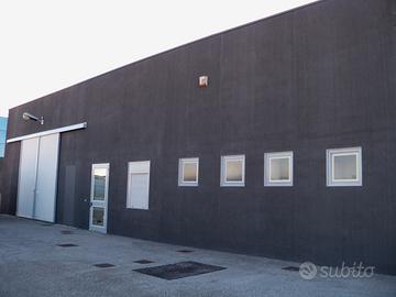 Capannone in zona industriale Codognè
