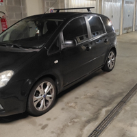 Un Caterpillar di vettura